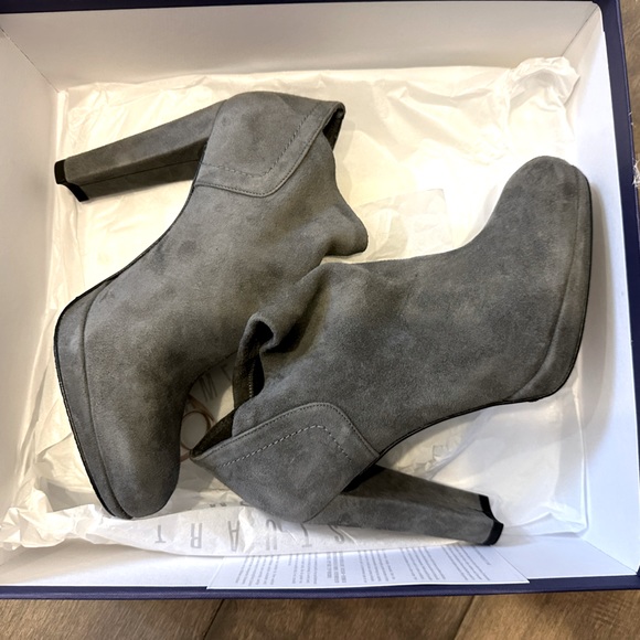 NWT Stuart Weitzman Buster Suede Ankle Bootie - Picture 1 of 3